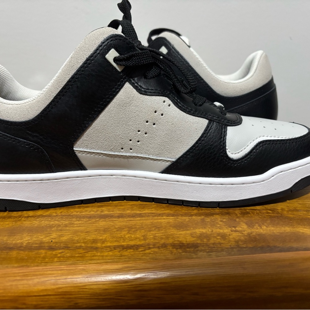 Coach Men's Sneakers Size 9 - Picture 3 of 5